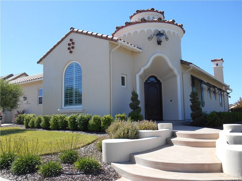 Featured image for “What to Expect in Your First Meeting With a Custom Home Builder”