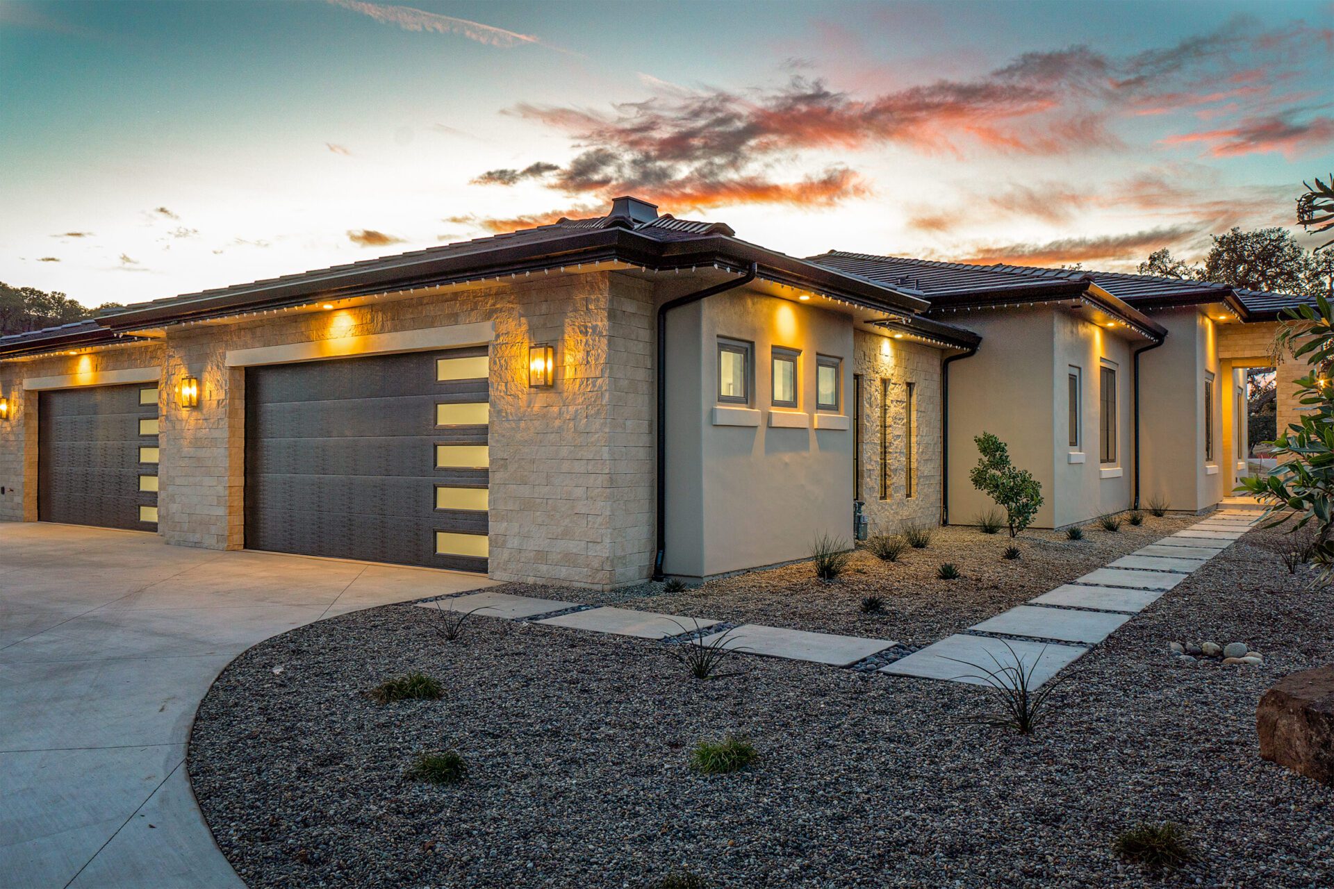 Templeton custome house with garage